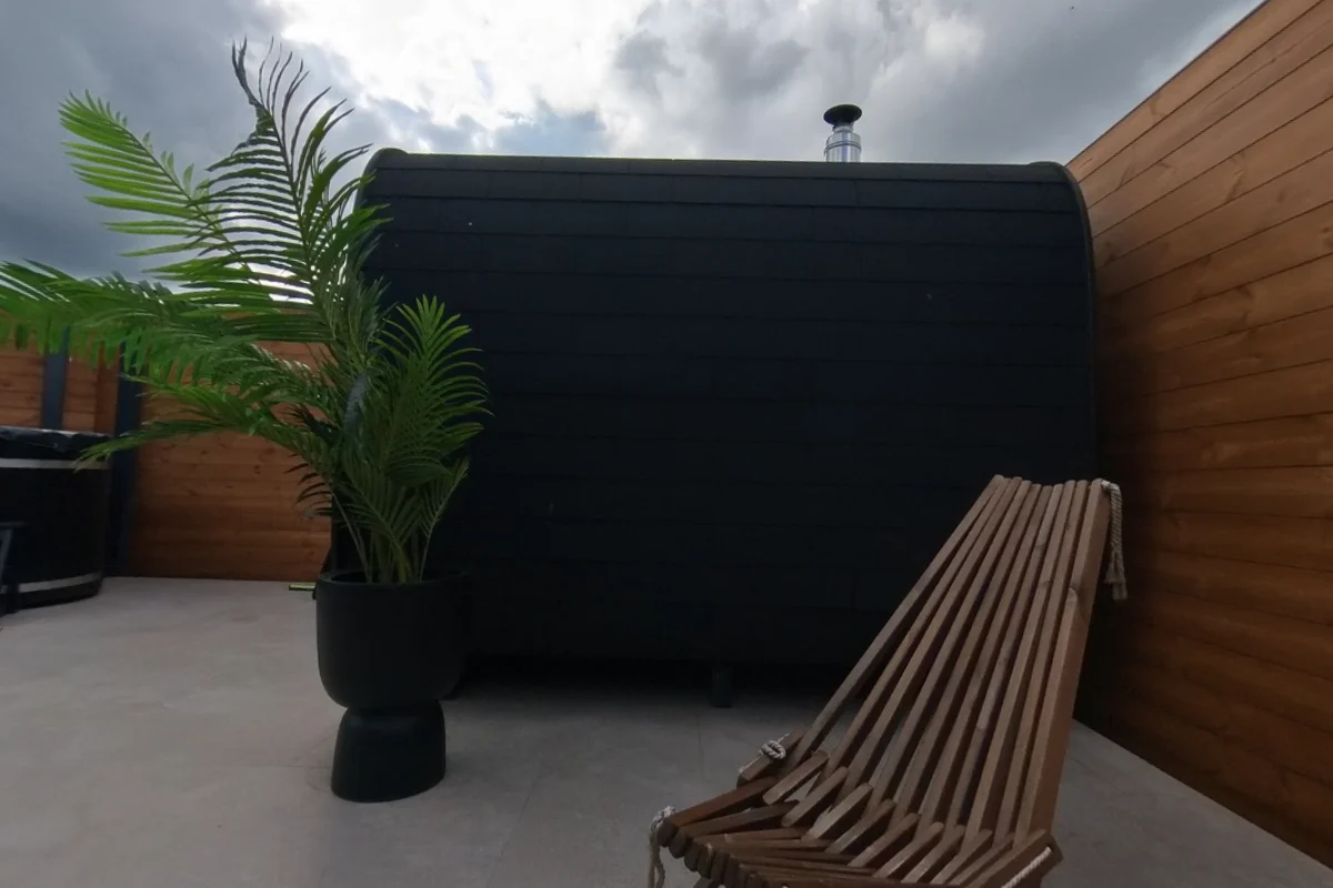 The Round Cube side and rounded roof transition.