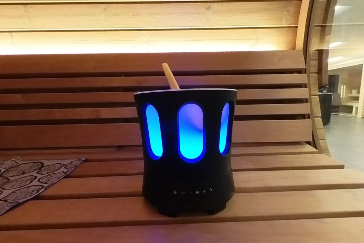 Colored showroom lighting and a display bucket inside the E7G.