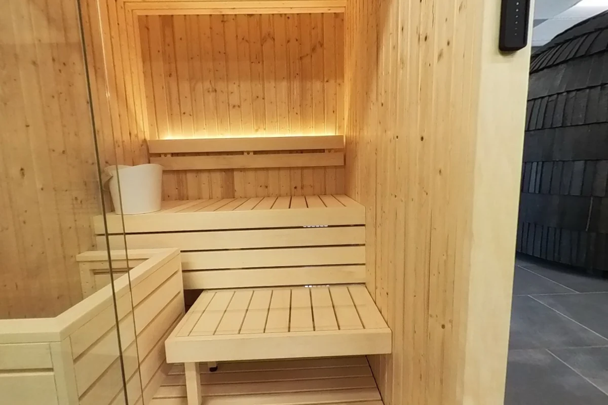 The X2’s shared upper bench behind its glass front.