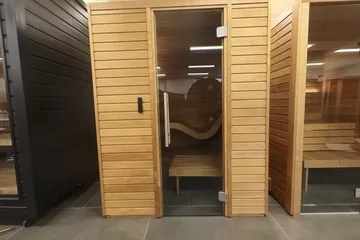 Sauna showroom 360° photo, wood-front sauna display